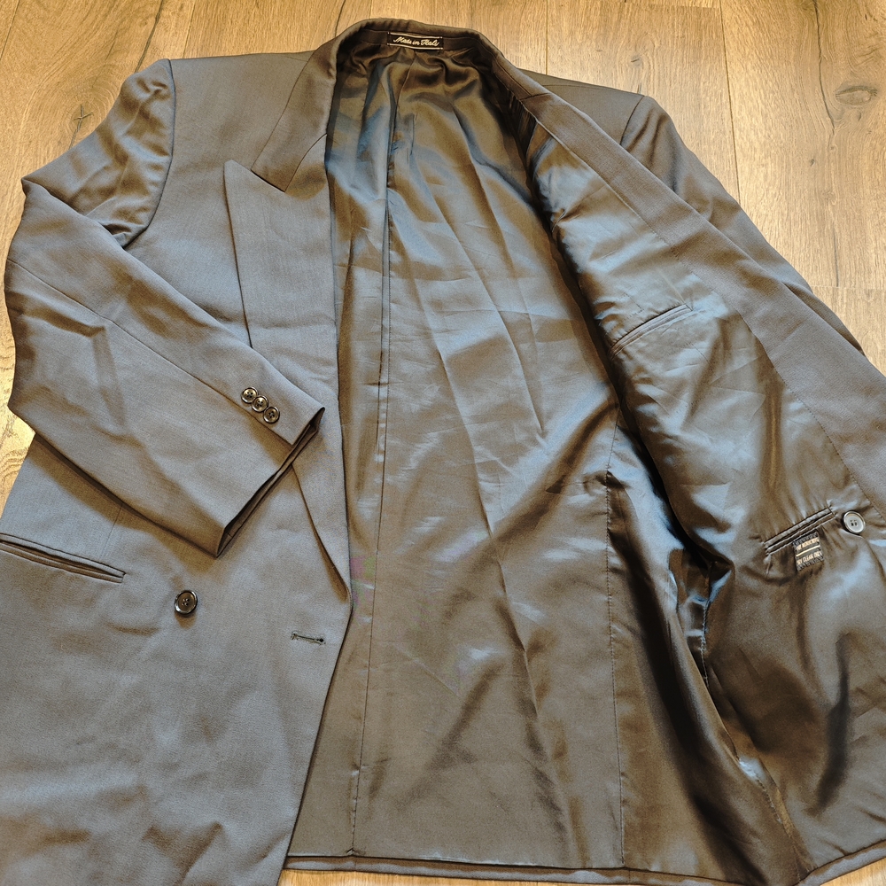 Authentic Giorgio Armani 100% wool Mens Blazer Made in Italy